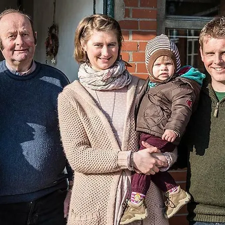 Schlafstrandkorb Auf Dem Hof Herzleuchten